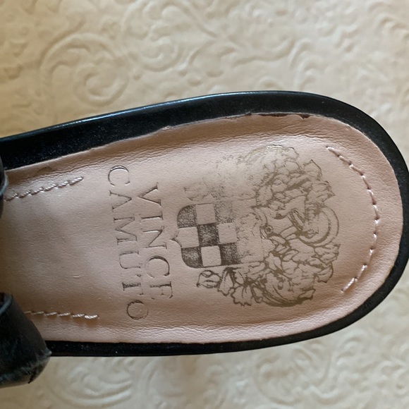 VINCE CAMUTO black patent leather sling back shoes. - Picture 3 of 7